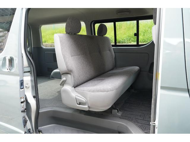 ハイエースバン ロングスーパーＧＬ　ディーゼルターボ／２．５００ｃｃ／塗替アースカラー／アーバンカーキ／社外１５インチＡＷ／ＧＯＯＤＹＥＡＲ製ホワイトレターバンタイヤ／１９５／８０Ｒ／１５／純正キーレス／Ｗエアーバック／１００Ｖ電源／（77枚目）