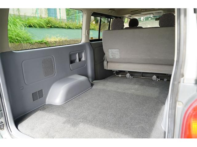 ハイエースバン ロングスーパーＧＬ　ディーゼルターボ／２．５００ｃｃ／塗替アースカラー／アーバンカーキ／社外１５インチＡＷ／ＧＯＯＤＹＥＡＲ製ホワイトレターバンタイヤ／１９５／８０Ｒ／１５／純正キーレス／Ｗエアーバック／１００Ｖ電源／（79枚目）