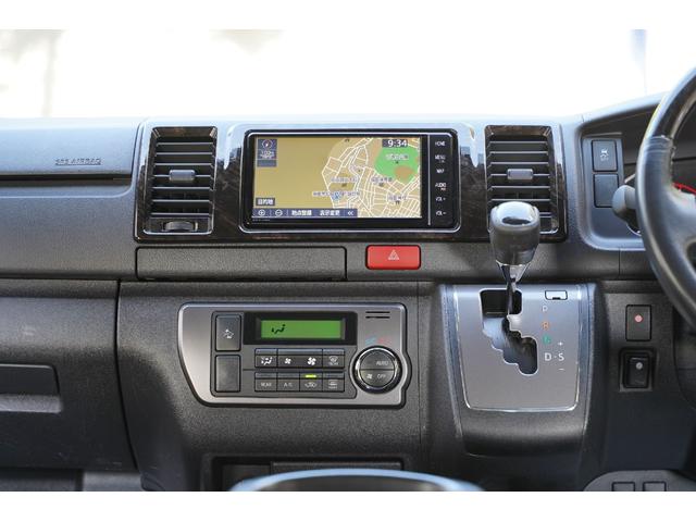 ハイエースバン スーパーＧＬ　ダークプライムＩＩ　ワンオーナー／４ＷＤ／２．８００ｃｃ／６速ＡＴ／ディーゼルターボ／記録簿有／両側電動スライドドア／ＴＳＳ装着車／ＬＤＡ装着車／純正ＬＥＤヘッドライト／Ｗエアーバック／ナビ／ブルートゥース／Ｂカメラ／（5枚目）