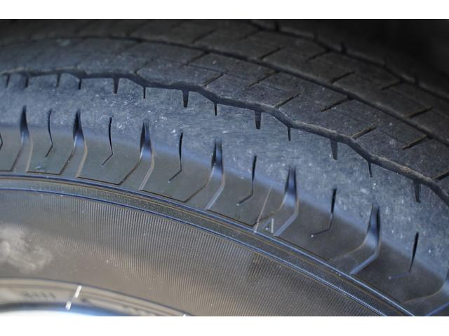 ハイエースバン スーパーＧＬ　ダークプライムＩＩ　ワンオーナー／４ＷＤ／２．８００ｃｃ／６速ＡＴ／ディーゼルターボ／記録簿有／両側電動スライドドア／ＴＳＳ装着車／ＬＤＡ装着車／純正ＬＥＤヘッドライト／Ｗエアーバック／ナビ／ブルートゥース／Ｂカメラ／（29枚目）