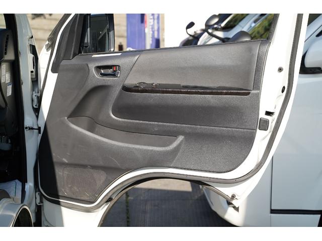 ハイエースバン スーパーＧＬ　ダークプライムＩＩ　ワンオーナー／４ＷＤ／２．８００ｃｃ／６速ＡＴ／ディーゼルターボ／記録簿有／両側電動スライドドア／ＴＳＳ装着車／ＬＤＡ装着車／純正ＬＥＤヘッドライト／Ｗエアーバック／ナビ／ブルートゥース／Ｂカメラ／（60枚目）