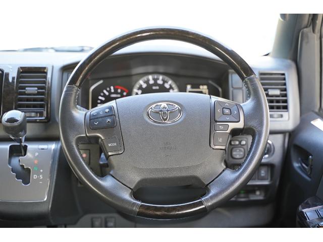 ハイエースバン スーパーＧＬ　ダークプライムＩＩ　ワンオーナー／４ＷＤ／２．８００ｃｃ／６速ＡＴ／ディーゼルターボ／記録簿有／両側電動スライドドア／ＴＳＳ装着車／ＬＤＡ装着車／純正ＬＥＤヘッドライト／Ｗエアーバック／ナビ／ブルートゥース／Ｂカメラ／（65枚目）