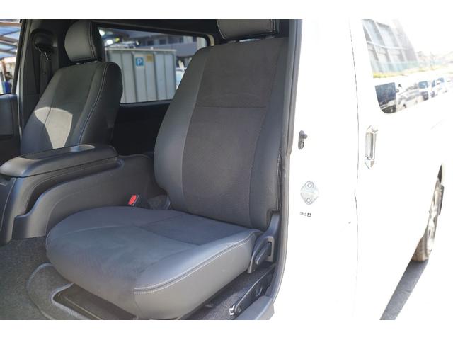 ハイエースバン スーパーＧＬ　ダークプライムＩＩ　ワンオーナー／４ＷＤ／２．８００ｃｃ／６速ＡＴ／ディーゼルターボ／記録簿有／両側電動スライドドア／ＴＳＳ装着車／ＬＤＡ装着車／純正ＬＥＤヘッドライト／Ｗエアーバック／ナビ／ブルートゥース／Ｂカメラ／（73枚目）