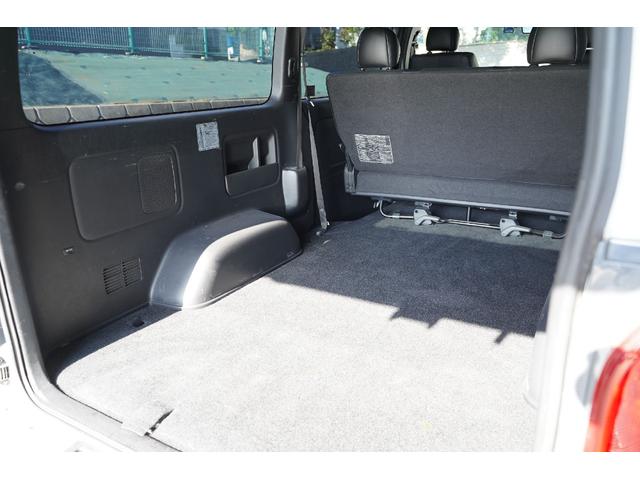 ハイエースバン スーパーＧＬ　ダークプライムＩＩ　ワンオーナー／４ＷＤ／２．８００ｃｃ／６速ＡＴ／ディーゼルターボ／記録簿有／両側電動スライドドア／ＴＳＳ装着車／ＬＤＡ装着車／純正ＬＥＤヘッドライト／Ｗエアーバック／ナビ／ブルートゥース／Ｂカメラ／（79枚目）
