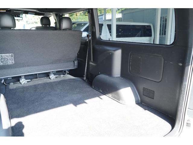 ハイエースバン スーパーＧＬ　ダークプライムＩＩ　ワンオーナー／４ＷＤ／２．８００ｃｃ／６速ＡＴ／ディーゼルターボ／記録簿有／両側電動スライドドア／ＴＳＳ装着車／ＬＤＡ装着車／純正ＬＥＤヘッドライト／Ｗエアーバック／ナビ／ブルートゥース／Ｂカメラ／（80枚目）