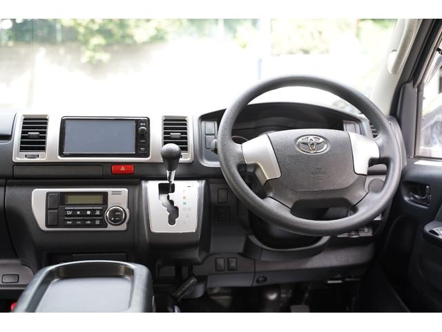 ハイエースバン ロングスーパーGL 4WD/3.000cc/ディーゼルターボ/前登録横浜/純正LEDヘッドライトユニット/2024年製バンタイヤ/サイドスライドガラス/純正盗難防止装置付/ナビ/ブルートゥース/地デジ/Bカメラ/ETC/(10枚目)