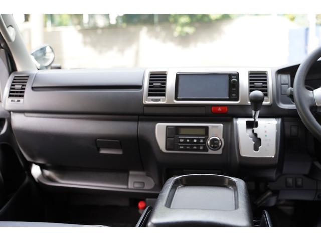 ハイエースバン ロングスーパーGL 4WD/3.000cc/ディーゼルターボ/前登録横浜/純正LEDヘッドライトユニット/2024年製バンタイヤ/サイドスライドガラス/純正盗難防止装置付/ナビ/ブルートゥース/地デジ/Bカメラ/ETC/(11枚目)