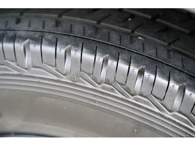 ハイエースバン ロングスーパーGL 4WD/3.000cc/ディーゼルターボ/前登録横浜/純正LEDヘッドライトユニット/2024年製バンタイヤ/サイドスライドガラス/純正盗難防止装置付/ナビ/ブルートゥース/地デジ/Bカメラ/ETC/(27枚目)