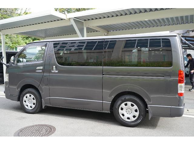 ハイエースバン ロングスーパーGL 4WD/3.000cc/ディーゼルターボ/前登録横浜/純正LEDヘッドライトユニット/2024年製バンタイヤ/サイドスライドガラス/純正盗難防止装置付/ナビ/ブルートゥース/地デジ/Bカメラ/ETC/(44枚目)