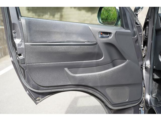 ハイエースバン ロングスーパーGL 4WD/3.000cc/ディーゼルターボ/前登録横浜/純正LEDヘッドライトユニット/2024年製バンタイヤ/サイドスライドガラス/純正盗難防止装置付/ナビ/ブルートゥース/地デジ/Bカメラ/ETC/(60枚目)