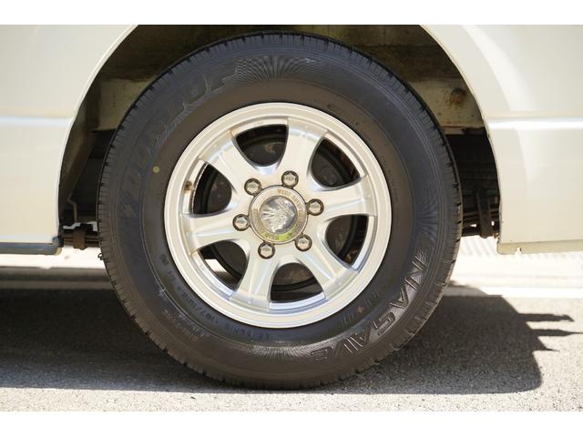 ハイエースバン ロングスーパーＧＬ　４ＷＤ／ワンオーナー／寒冷地仕様／３．０００ｃｃ／ディーゼルターボ／後席シートベルト／Ｗエアーバック／スライドガラス／１００Ｖ電源／純正キーレス／イモビライザー付／ナビ／ＴＶ／バックカメラ／ＥＴＣ／（22枚目）