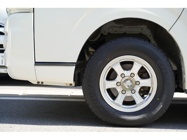 ハイエースバン ロングスーパーＧＬ　４ＷＤ／ワンオーナー／寒冷地仕様／３．０００ｃｃ／ディーゼルターボ／後席シートベルト／Ｗエアーバック／スライドガラス／１００Ｖ電源／純正キーレス／イモビライザー付／ナビ／ＴＶ／バックカメラ／ＥＴＣ／（23枚目）