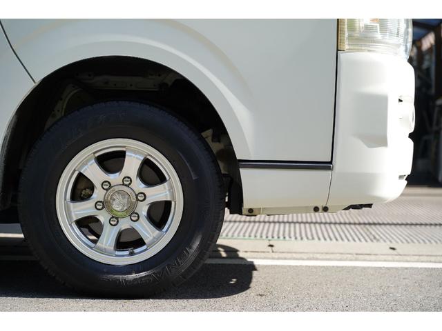 ハイエースバン ロングスーパーＧＬ　４ＷＤ／ワンオーナー／寒冷地仕様／３．０００ｃｃ／ディーゼルターボ／後席シートベルト／Ｗエアーバック／スライドガラス／１００Ｖ電源／純正キーレス／イモビライザー付／ナビ／ＴＶ／バックカメラ／ＥＴＣ／（25枚目）