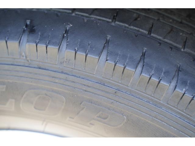 ハイエースバン ロングスーパーＧＬ　４ＷＤ／ワンオーナー／寒冷地仕様／３．０００ｃｃ／ディーゼルターボ／後席シートベルト／Ｗエアーバック／スライドガラス／１００Ｖ電源／純正キーレス／イモビライザー付／ナビ／ＴＶ／バックカメラ／ＥＴＣ／（28枚目）