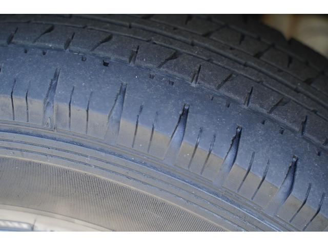 ハイエースバン ロングスーパーＧＬ　４ＷＤ／ワンオーナー／寒冷地仕様／３．０００ｃｃ／ディーゼルターボ／後席シートベルト／Ｗエアーバック／スライドガラス／１００Ｖ電源／純正キーレス／イモビライザー付／ナビ／ＴＶ／バックカメラ／ＥＴＣ／（29枚目）