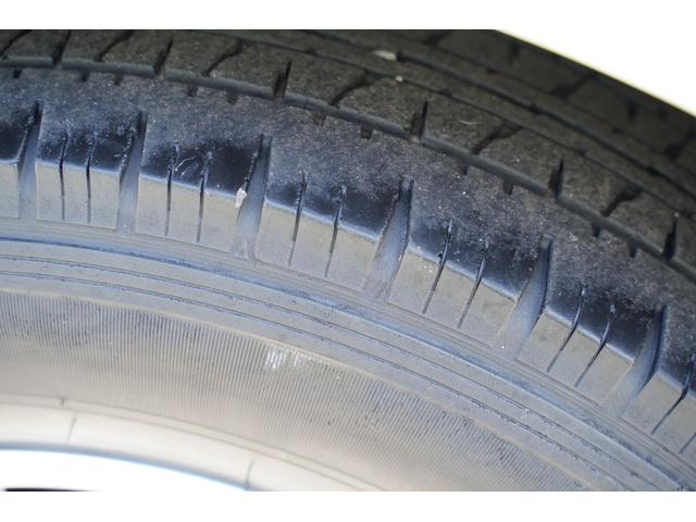 ハイエースバン ロングスーパーＧＬ　４ＷＤ／ワンオーナー／寒冷地仕様／３．０００ｃｃ／ディーゼルターボ／後席シートベルト／Ｗエアーバック／スライドガラス／１００Ｖ電源／純正キーレス／イモビライザー付／ナビ／ＴＶ／バックカメラ／ＥＴＣ／（30枚目）