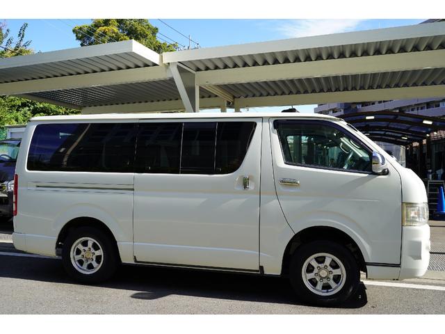 ハイエースバン ロングスーパーＧＬ　４ＷＤ／ワンオーナー／寒冷地仕様／３．０００ｃｃ／ディーゼルターボ／後席シートベルト／Ｗエアーバック／スライドガラス／１００Ｖ電源／純正キーレス／イモビライザー付／ナビ／ＴＶ／バックカメラ／ＥＴＣ／（42枚目）
