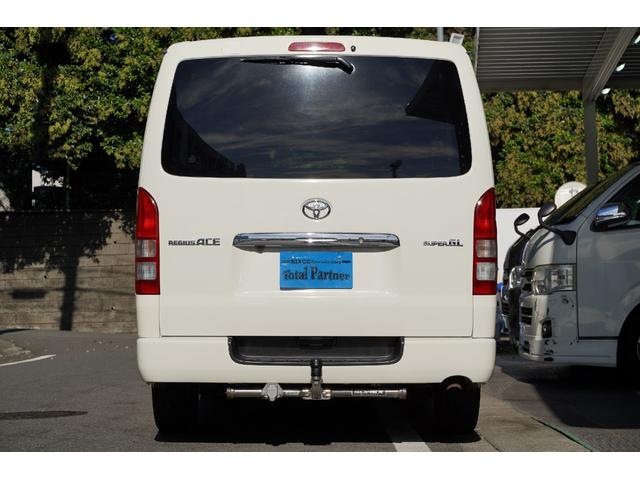 ハイエースバン ロングスーパーＧＬ　４ＷＤ／ワンオーナー／寒冷地仕様／３．０００ｃｃ／ディーゼルターボ／後席シートベルト／Ｗエアーバック／スライドガラス／１００Ｖ電源／純正キーレス／イモビライザー付／ナビ／ＴＶ／バックカメラ／ＥＴＣ／（49枚目）