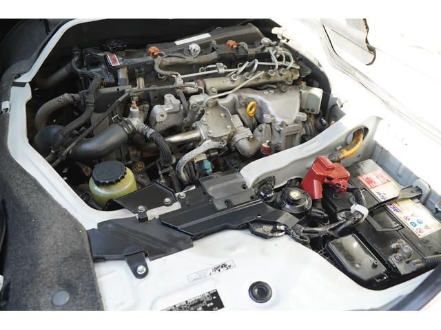 ハイエースバン ロングスーパーＧＬ　４ＷＤ／ワンオーナー／寒冷地仕様／３．０００ｃｃ／ディーゼルターボ／後席シートベルト／Ｗエアーバック／スライドガラス／１００Ｖ電源／純正キーレス／イモビライザー付／ナビ／ＴＶ／バックカメラ／ＥＴＣ／（57枚目）