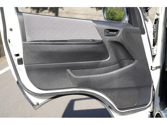 ハイエースバン ロングスーパーＧＬ　４ＷＤ／ワンオーナー／寒冷地仕様／３．０００ｃｃ／ディーゼルターボ／後席シートベルト／Ｗエアーバック／スライドガラス／１００Ｖ電源／純正キーレス／イモビライザー付／ナビ／ＴＶ／バックカメラ／ＥＴＣ／（60枚目）