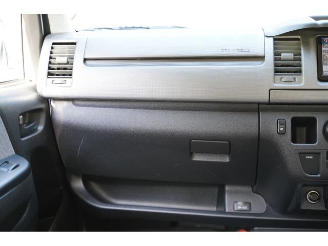 ハイエースバン ロングスーパーＧＬ　４ＷＤ／ワンオーナー／寒冷地仕様／３．０００ｃｃ／ディーゼルターボ／後席シートベルト／Ｗエアーバック／スライドガラス／１００Ｖ電源／純正キーレス／イモビライザー付／ナビ／ＴＶ／バックカメラ／ＥＴＣ／（66枚目）