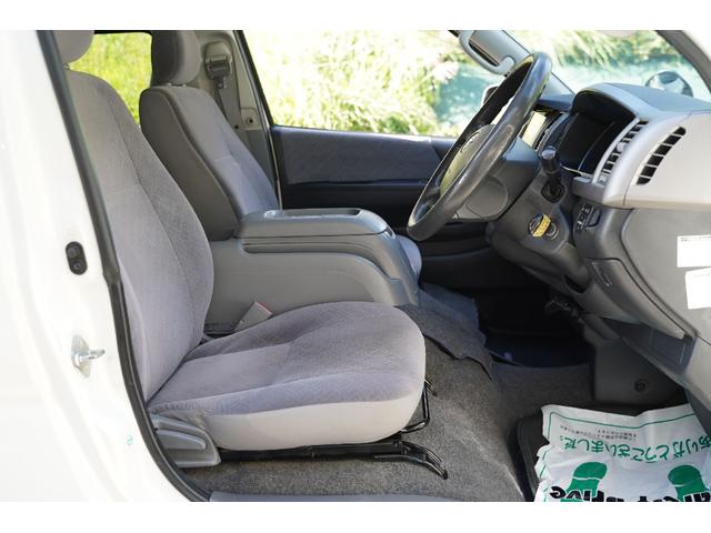ハイエースバン ロングスーパーＧＬ　４ＷＤ／ワンオーナー／寒冷地仕様／３．０００ｃｃ／ディーゼルターボ／後席シートベルト／Ｗエアーバック／スライドガラス／１００Ｖ電源／純正キーレス／イモビライザー付／ナビ／ＴＶ／バックカメラ／ＥＴＣ／（68枚目）