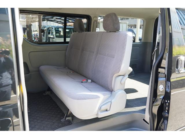 ハイエースバン スーパーGL 2.000cc/ガソリン/サイドスライドガラス/GOODYEAR製バンタイヤ/Wエアーバック/後席シートベルト/純正キーレス/純正盗難防止装置付/ナビ/バックカメラ/ETC/TV/インテリアパネル/(14枚目)