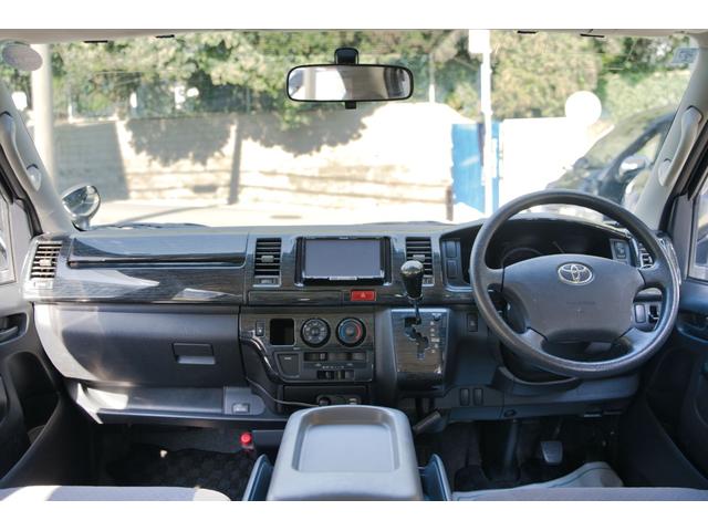 ハイエースバン スーパーGL 2.000cc/ガソリン/サイドスライドガラス/GOODYEAR製バンタイヤ/Wエアーバック/後席シートベルト/純正キーレス/純正盗難防止装置付/ナビ/バックカメラ/ETC/TV/インテリアパネル/(61枚目)