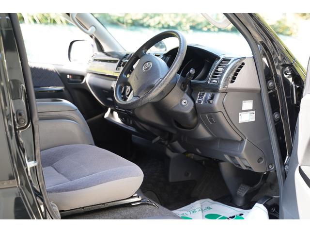 ハイエースバン スーパーGL 2.000cc/ガソリン/サイドスライドガラス/GOODYEAR製バンタイヤ/Wエアーバック/後席シートベルト/純正キーレス/純正盗難防止装置付/ナビ/バックカメラ/ETC/TV/インテリアパネル/(67枚目)