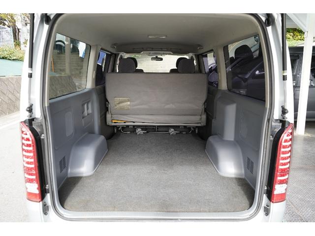 ハイエースバン ロングスーパーGL 2.000cc/ガソリン/YOKOHAMAPARADA/M-technoショックアブソーバー/2インチローダウン/Wエアーバック/純正キーレス/イモビライザー付/パナソニック製ナビ/Bカメラ/ETC/(18枚目)