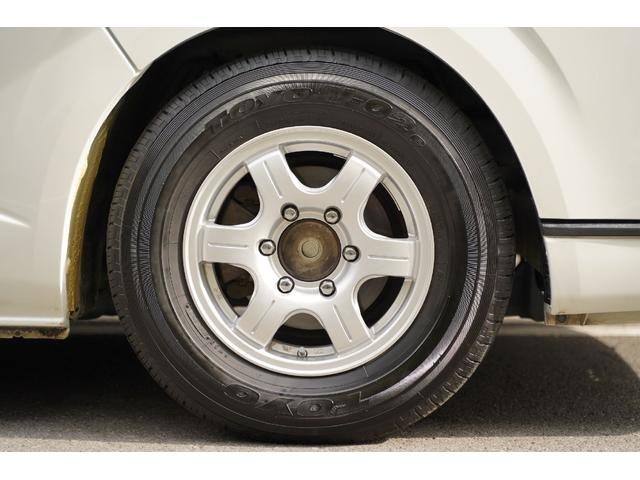 ハイエースバン ロングスーパーGL 3.000cc/ディーゼルターボ/3型/純正HIDヘッドライトユニット/純正クリアランスソナー/Wエアーバック/玄武ローダウンキット/サイドスライドガラス/キーレス/ナビ/バックカメラ/TV/ETC(19枚目)