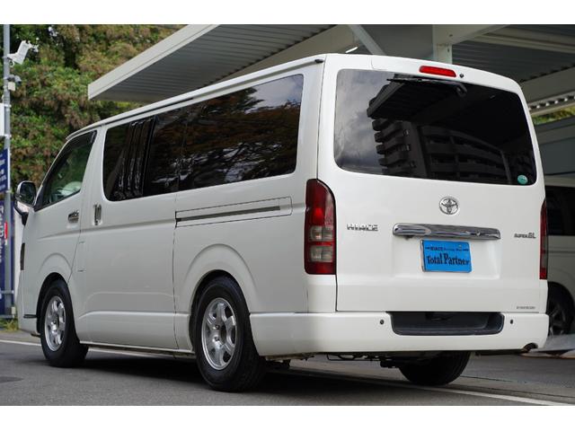 ハイエースバン ロングスーパーGL 3.000cc/ディーゼルターボ/3型/純正HIDヘッドライトユニット/純正クリアランスソナー/Wエアーバック/玄武ローダウンキット/サイドスライドガラス/キーレス/ナビ/バックカメラ/TV/ETC(43枚目)
