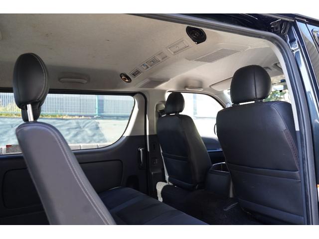 ハイエースバン スーパーＧＬ　ダークプライム　４ＷＤ／３．０００ｃｃ／ディーゼルターボ／ＬＥＤヘッドライトユニット／ダンロップ製バンタイヤ２０２３年製／コーナーセンサー／スマートキー／プッシュスタート／純正ナビ／ＮＳＺＴ－Ｗ６６Ｔ／ブルートゥース（12枚目）