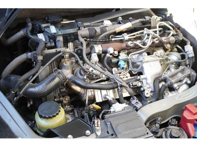 ハイエースバン スーパーＧＬ　ダークプライム　４ＷＤ／３．０００ｃｃ／ディーゼルターボ／ＬＥＤヘッドライトユニット／ダンロップ製バンタイヤ２０２３年製／コーナーセンサー／スマートキー／プッシュスタート／純正ナビ／ＮＳＺＴ－Ｗ６６Ｔ／ブルートゥース（17枚目）