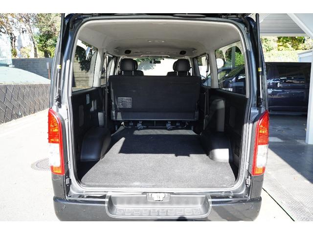 ハイエースバン スーパーＧＬ　ダークプライム　４ＷＤ／３．０００ｃｃ／ディーゼルターボ／ＬＥＤヘッドライトユニット／ダンロップ製バンタイヤ２０２３年製／コーナーセンサー／スマートキー／プッシュスタート／純正ナビ／ＮＳＺＴ－Ｗ６６Ｔ／ブルートゥース（18枚目）