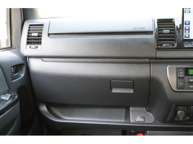 ハイエースバン スーパーGL ダークプライムII 7型/2.800cc/4WD/ワンオーナー/寒冷地仕様/前登録東京管轄/TSS/LDA/PKSB/TRDエアロ/パノラミックビュー/両側電動ドア/デジタルインナーミラー/パナソニック10インチナビ/(16枚目)