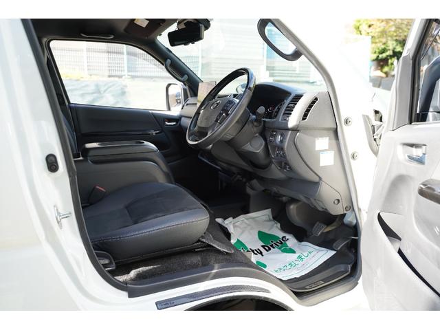 ハイエースバン スーパーGL ダークプライムII 7型/2.800cc/4WD/ワンオーナー/寒冷地仕様/前登録東京管轄/TSS/LDA/PKSB/TRDエアロ/パノラミックビュー/両側電動ドア/デジタルインナーミラー/パナソニック10インチナビ/(70枚目)