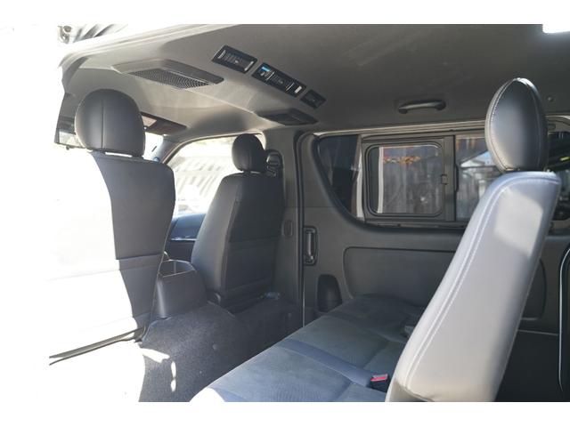 ハイエースバン スーパーＧＬ　ダークプライムＩＩ　４ＷＤ／寒冷地仕様／６型／２．８００ｃｃ／ディーゼルターボ／バレンティーＬＥＤテール／ＷＡＬＤ製１７インチＡＷ／アベスト製ウィンカードアミラー／アルパインビックＸナビ／Ｗエアーバック／スマートキー／（12枚目）