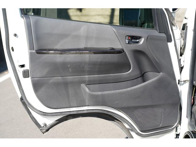 ハイエースバン スーパーＧＬ　ダークプライムＩＩ　４ＷＤ／寒冷地仕様／６型／２．８００ｃｃ／ディーゼルターボ／バレンティーＬＥＤテール／ＷＡＬＤ製１７インチＡＷ／アベスト製ウィンカードアミラー／アルパインビックＸナビ／Ｗエアーバック／スマートキー／（61枚目）