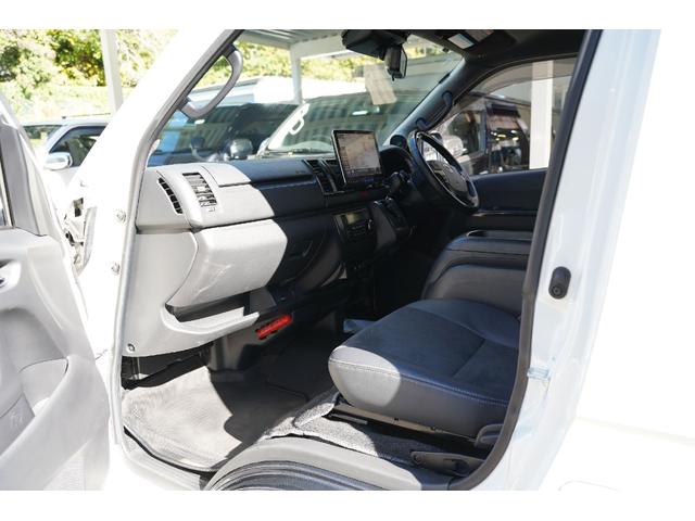 ハイエースバン スーパーＧＬ　ダークプライムＩＩ　４ＷＤ／寒冷地仕様／６型／２．８００ｃｃ／ディーゼルターボ／バレンティーＬＥＤテール／ＷＡＬＤ製１７インチＡＷ／アベスト製ウィンカードアミラー／アルパインビックＸナビ／Ｗエアーバック／スマートキー／（71枚目）
