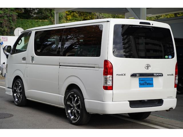 ハイエースバン ロングスーパーＧＬ　ガソリン／２．０００ｃｃ／６速ＡＴ／記録簿有／両側電動スライドドア／スマートキー／プッシュスタート／Ｗエアーバック／ナビ／Ｂカメラ／１７インチＡＷ／ＹＯＫＯＨＡＭＡタイア／２０２３年製／ブルトゥース／（46枚目）