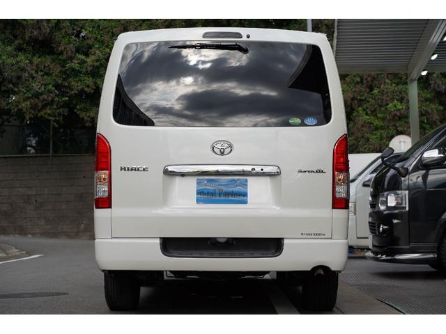 ハイエースバン ロングスーパーＧＬ　ガソリン／２．０００ｃｃ／６速ＡＴ／記録簿有／両側電動スライドドア／スマートキー／プッシュスタート／Ｗエアーバック／ナビ／Ｂカメラ／１７インチＡＷ／ＹＯＫＯＨＡＭＡタイア／２０２３年製／ブルトゥース／（49枚目）