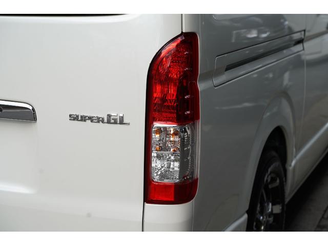 ハイエースバン ロングスーパーＧＬ　ガソリン／２．０００ｃｃ／６速ＡＴ／記録簿有／両側電動スライドドア／スマートキー／プッシュスタート／Ｗエアーバック／ナビ／Ｂカメラ／１７インチＡＷ／ＹＯＫＯＨＡＭＡタイア／２０２３年製／ブルトゥース／（52枚目）