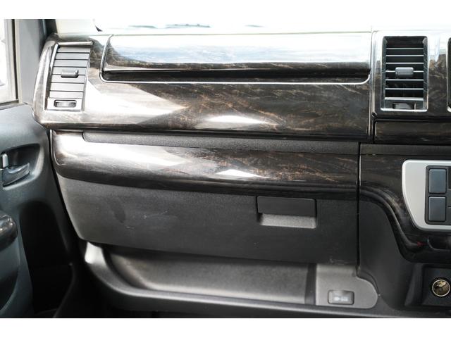 ハイエースバン ロングスーパーＧＬ　ガソリン／２．０００ｃｃ／６速ＡＴ／記録簿有／両側電動スライドドア／スマートキー／プッシュスタート／Ｗエアーバック／ナビ／Ｂカメラ／１７インチＡＷ／ＹＯＫＯＨＡＭＡタイア／２０２３年製／ブルトゥース／（67枚目）