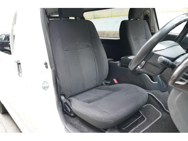 ハイエースバン ロングスーパーＧＬ　ガソリン／２．０００ｃｃ／６速ＡＴ／記録簿有／両側電動スライドドア／スマートキー／プッシュスタート／Ｗエアーバック／ナビ／Ｂカメラ／１７インチＡＷ／ＹＯＫＯＨＡＭＡタイア／２０２３年製／ブルトゥース／（70枚目）