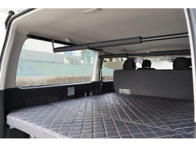 ハイエースバン ロングスーパーＧＬ　ガソリン／２．０００ｃｃ／６速ＡＴ／記録簿有／両側電動スライドドア／スマートキー／プッシュスタート／Ｗエアーバック／ナビ／Ｂカメラ／１７インチＡＷ／ＹＯＫＯＨＡＭＡタイア／２０２３年製／ブルトゥース／（79枚目）
