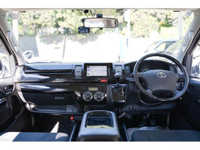 ハイエースバン ロングスーパーＧＬプライムセレ　４ＷＤ／３．０００ｃｃ／ディーゼルターボ／Ｗエアーバック／ＥＳＳＥＸコンフォートシャックル／純正ＨＩＤヘッドライト／ＬＥＤフォグランプ／サイドスライドガラス／バレンティＬＥＤテール／ナビ／Ｂカメラ／（4枚目）
