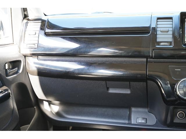 ハイエースバン ロングスーパーＧＬプライムセレ　４ＷＤ／３．０００ｃｃ／ディーゼルターボ／Ｗエアーバック／ＥＳＳＥＸコンフォートシャックル／純正ＨＩＤヘッドライト／ＬＥＤフォグランプ／サイドスライドガラス／バレンティＬＥＤテール／ナビ／Ｂカメラ／（16枚目）