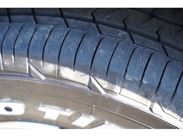 ハイエースバン ロングスーパーＧＬプライムセレ　４ＷＤ／３．０００ｃｃ／ディーゼルターボ／Ｗエアーバック／ＥＳＳＥＸコンフォートシャックル／純正ＨＩＤヘッドライト／ＬＥＤフォグランプ／サイドスライドガラス／バレンティＬＥＤテール／ナビ／Ｂカメラ／（29枚目）