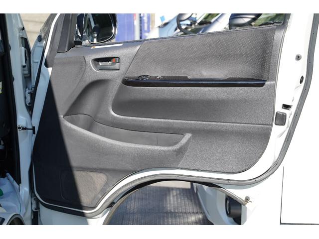 ハイエースバン ロングスーパーＧＬプライムセレ　４ＷＤ／３．０００ｃｃ／ディーゼルターボ／Ｗエアーバック／ＥＳＳＥＸコンフォートシャックル／純正ＨＩＤヘッドライト／ＬＥＤフォグランプ／サイドスライドガラス／バレンティＬＥＤテール／ナビ／Ｂカメラ／（59枚目）